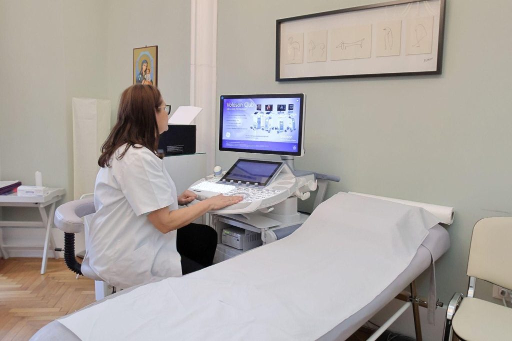 Cât de eficiente sunt perfuziile cu nutrienți în menopauză? Dr. Lorena Turculeț răspunde prin experiența sa clinică